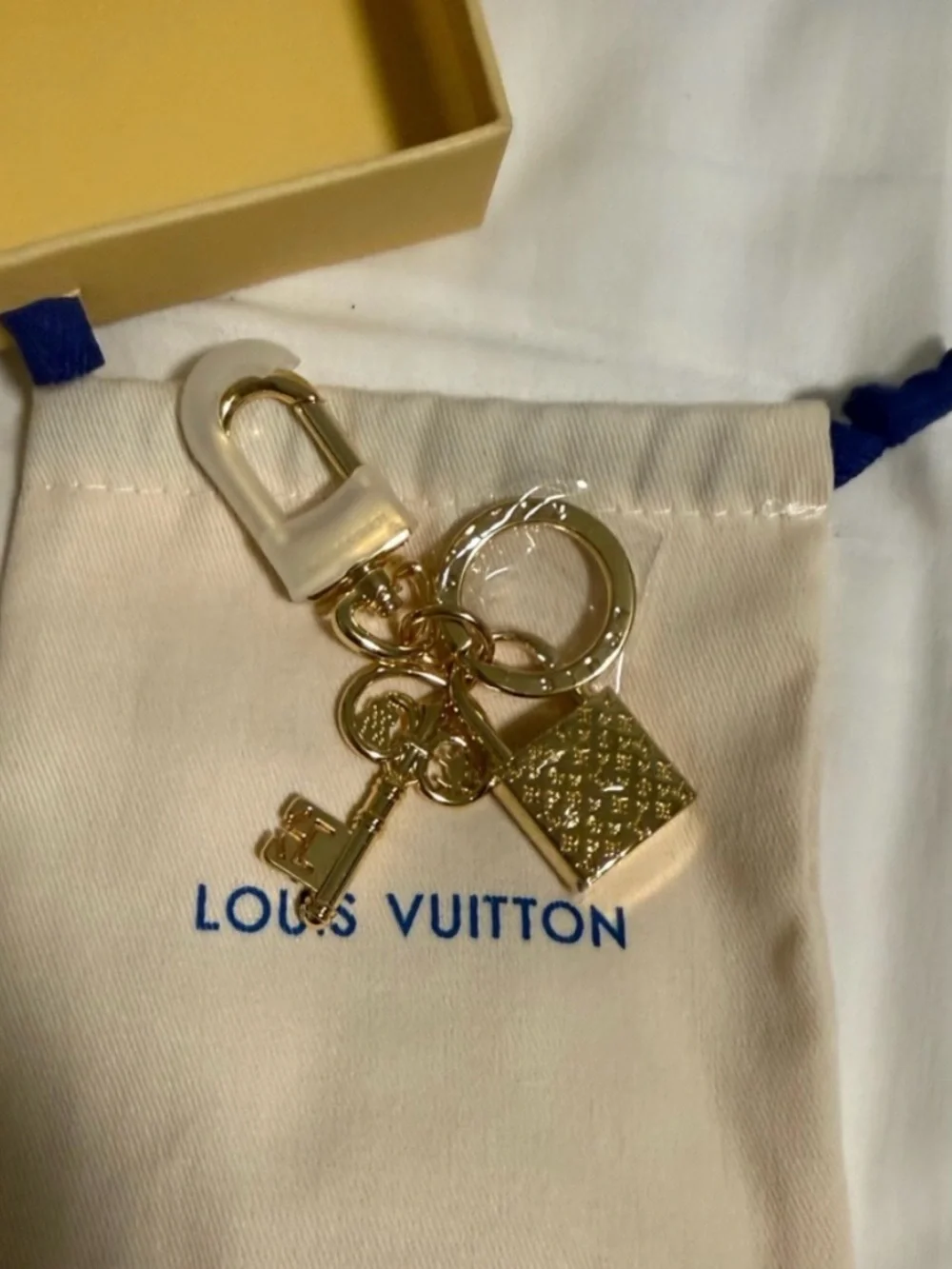 Bag Charm/Key Chain Luxury Gold tone Lock and Key!! Full Inclusion!!